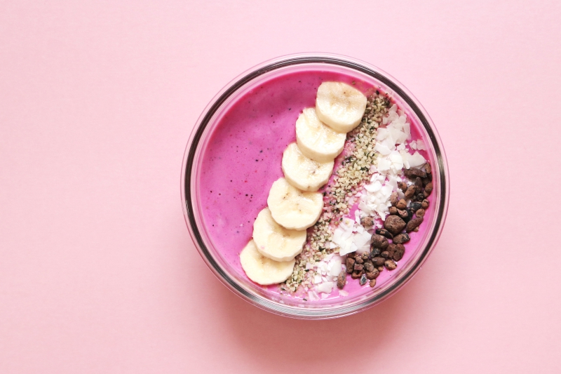 Smoothie iz zamrznjene banane, borovnic & mandljevega mleka